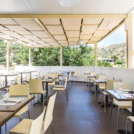 Xidas Garden Aparthotel 3*