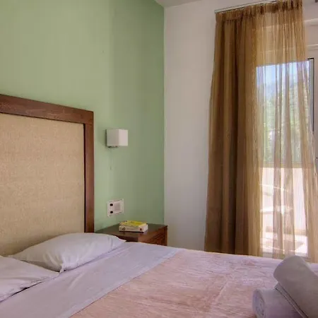 Xidas Garden Aparthotel 3*